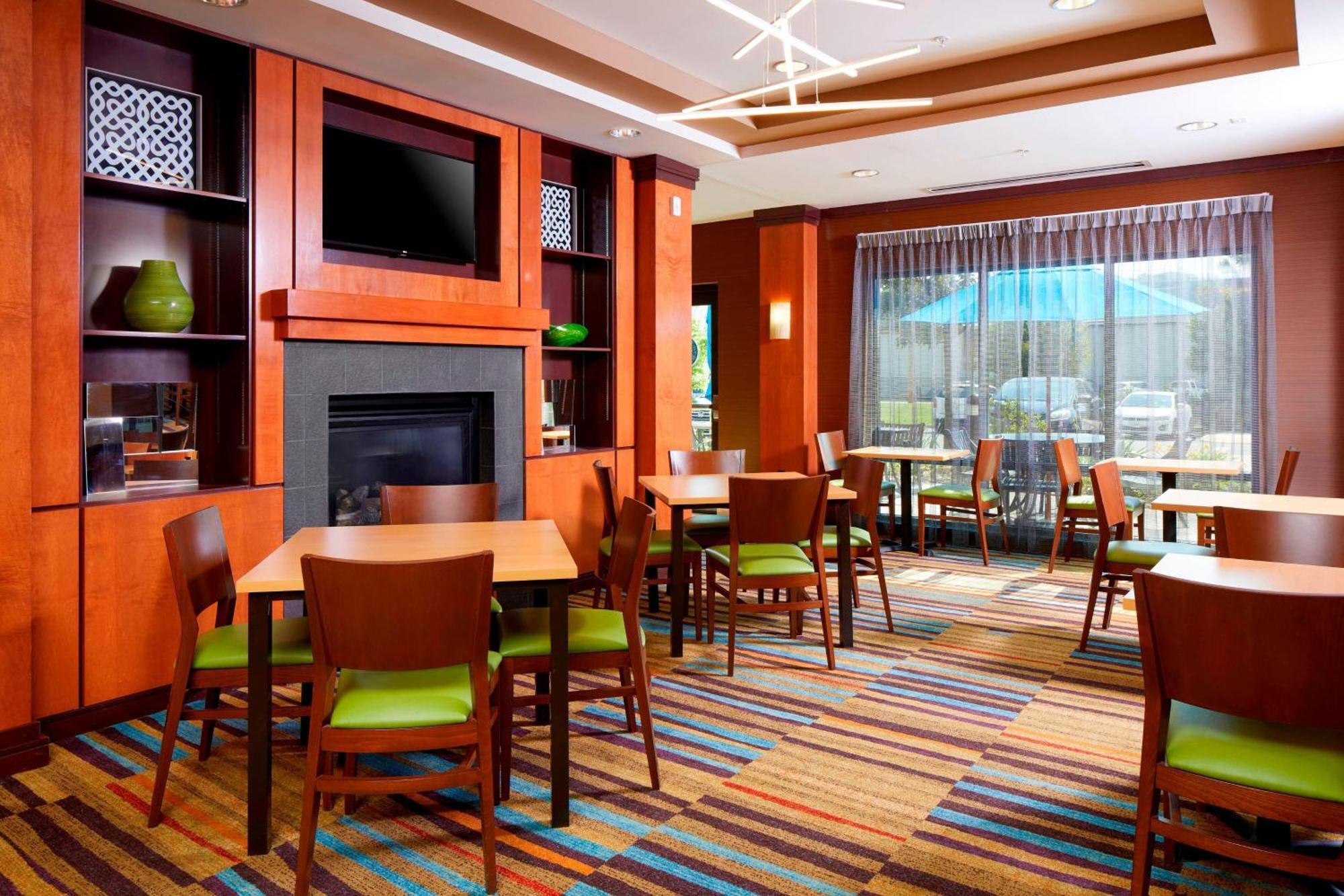 Fairfield Inn & Suites By Marriott Камберленд Екстер'єр фото
